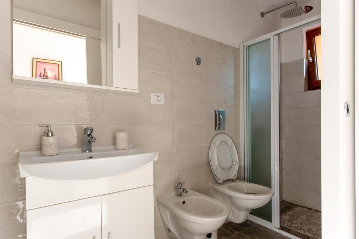 רוביני Apartments Ina & Ika מראה חיצוני תמונה