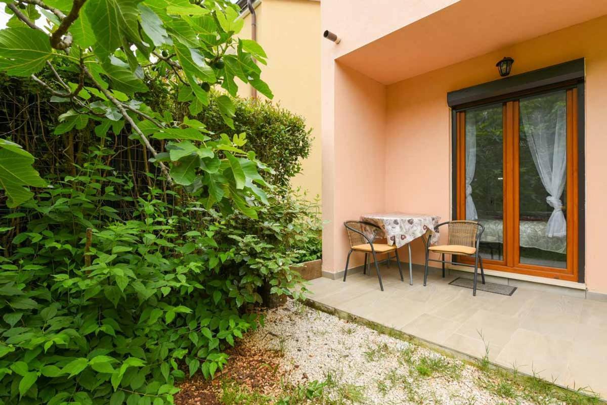 רוביני Apartments Ina & Ika מראה חיצוני תמונה
