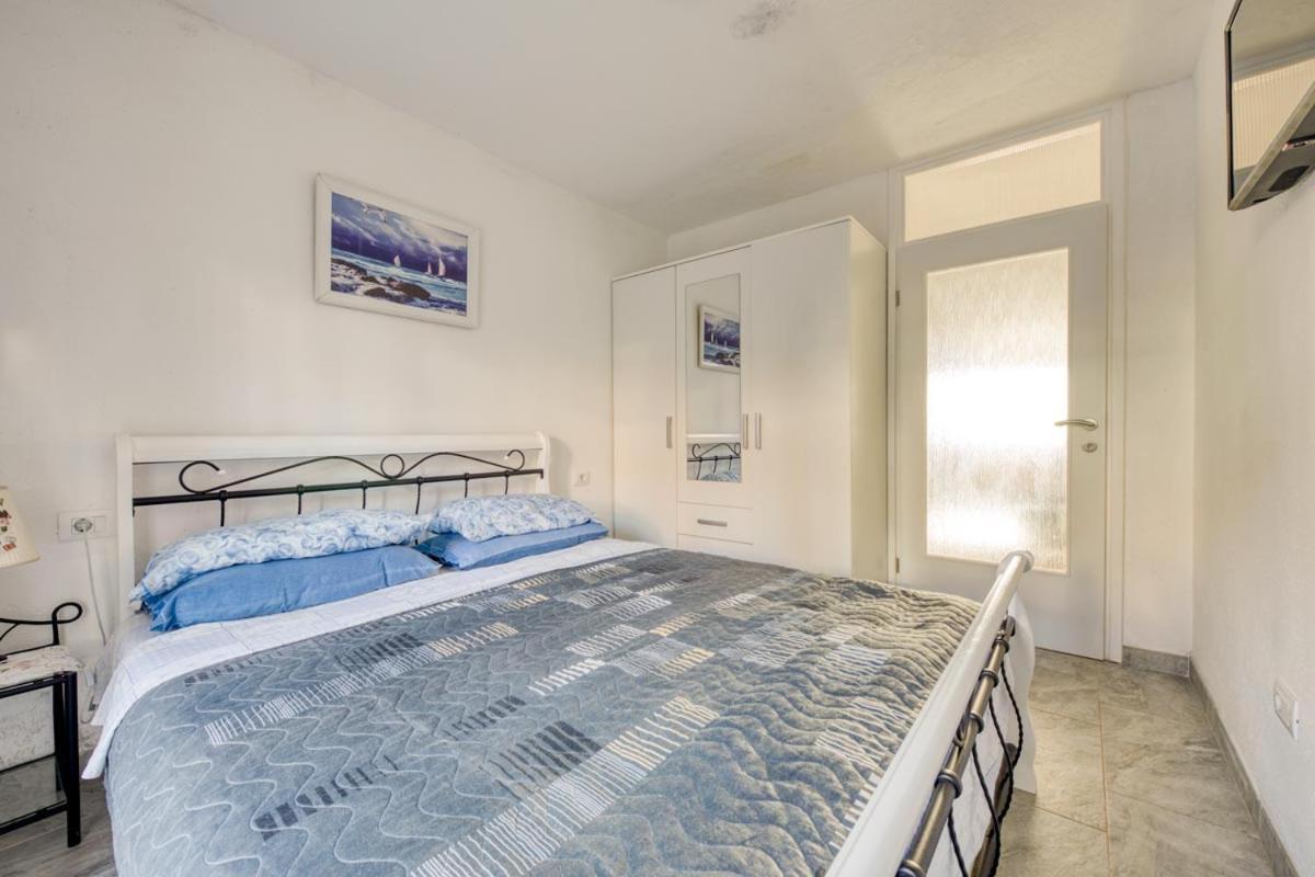 רוביני Apartments Ina & Ika מראה חיצוני תמונה