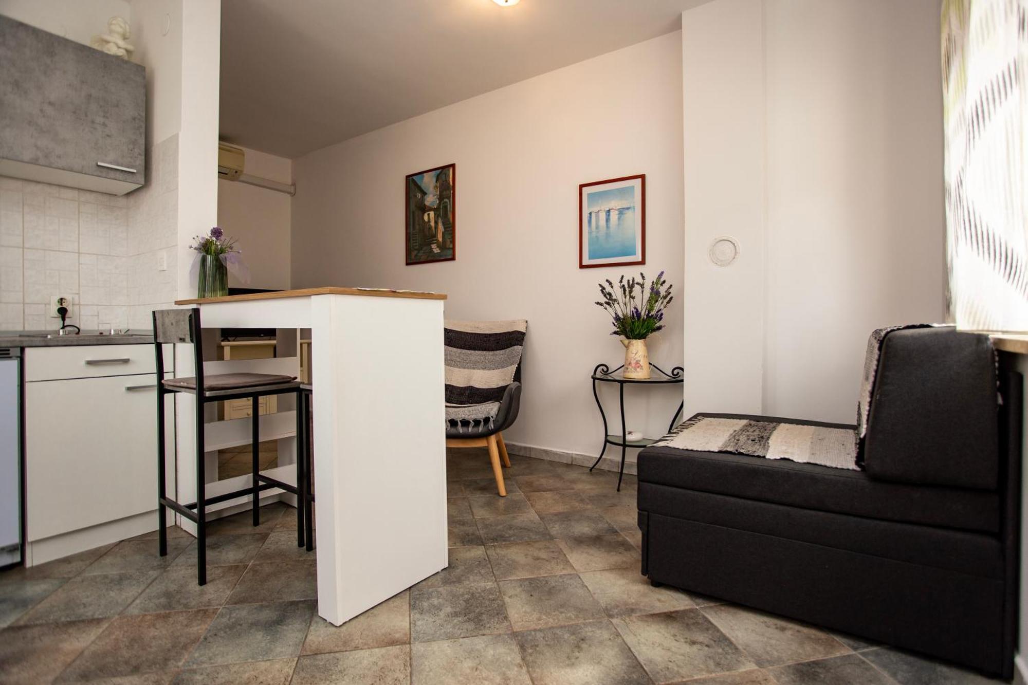 רוביני Apartments Ina & Ika מראה חיצוני תמונה