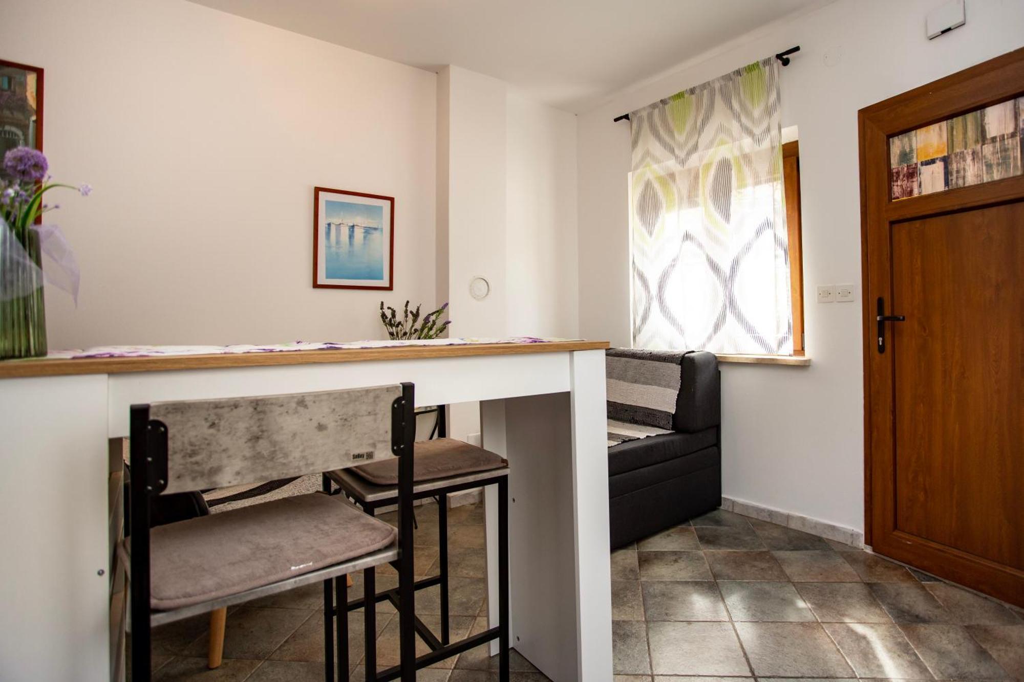 רוביני Apartments Ina & Ika מראה חיצוני תמונה